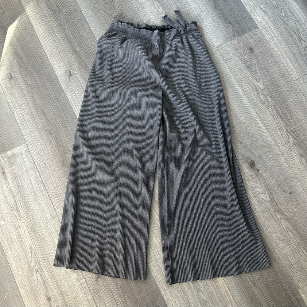 3/27$ Zara Kids Grey Ribbed Wide Leg pants size 11-12